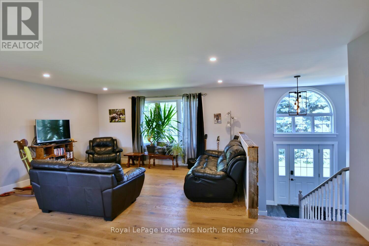 44 Donald Avenue, Clearview, Ontario  L0M 1P0 - Photo 14 - S12994404