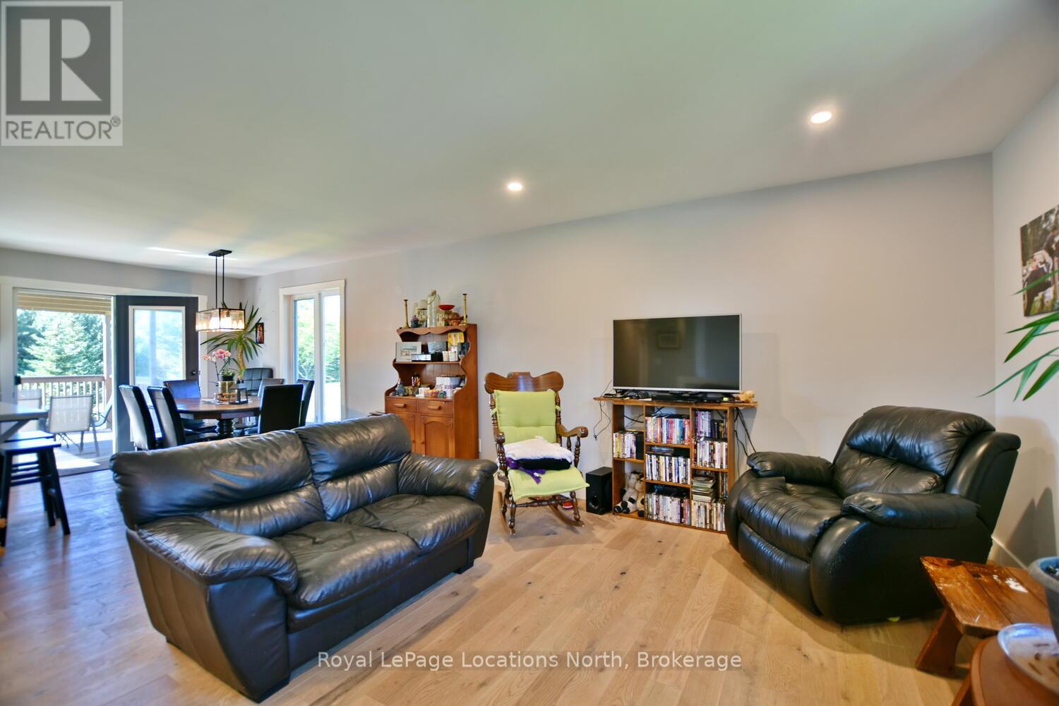 44 Donald Avenue, Clearview, Ontario  L0M 1P0 - Photo 16 - S12994404