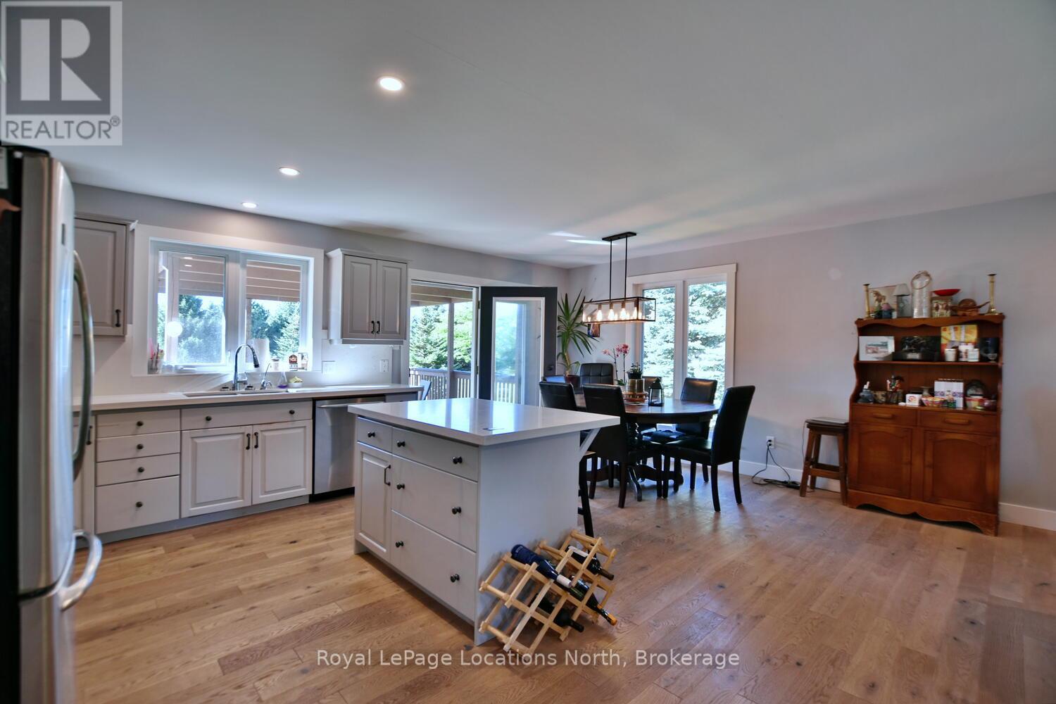 44 Donald Avenue, Clearview, Ontario  L0M 1P0 - Photo 17 - S12994404