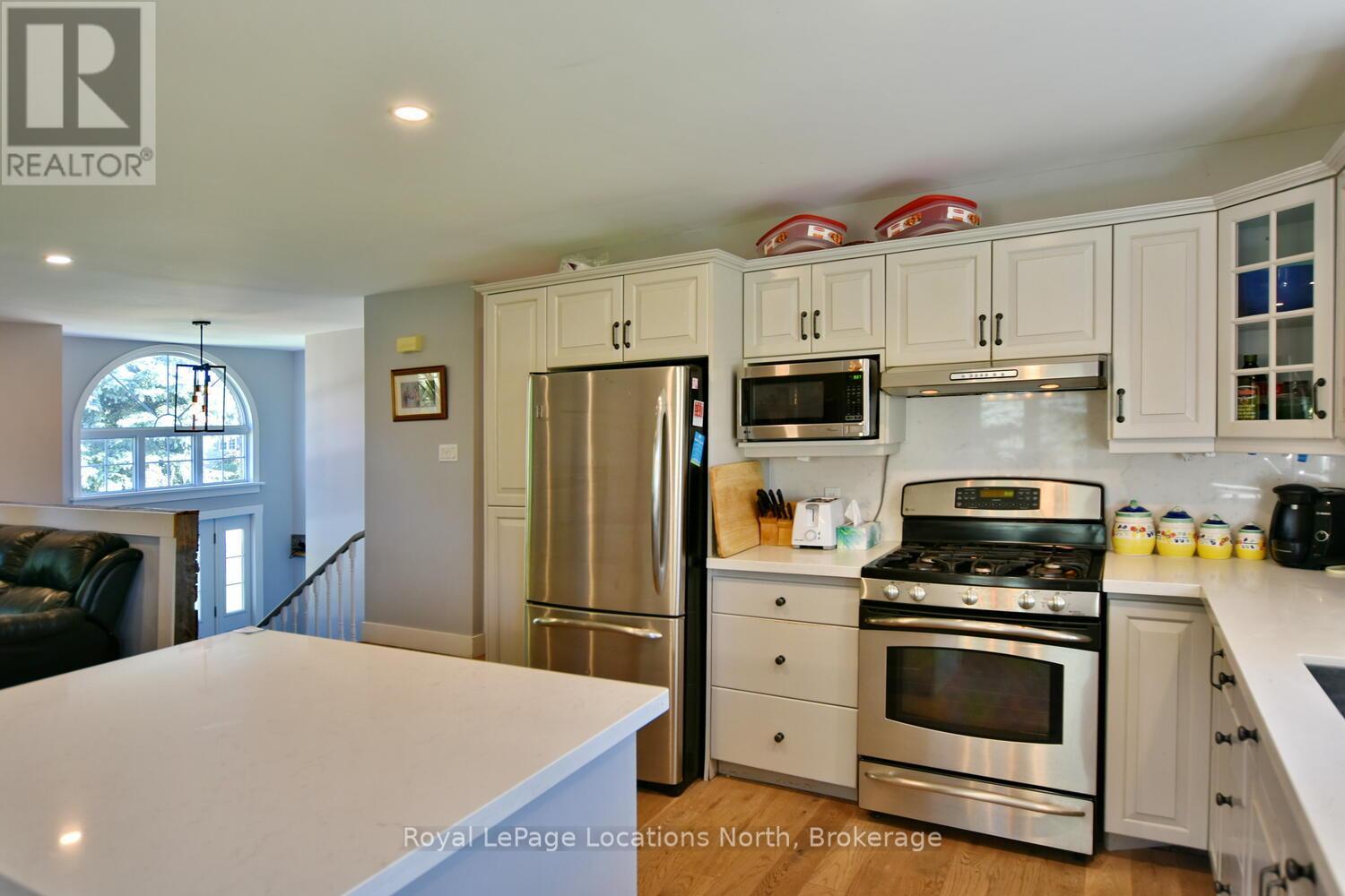 44 Donald Avenue, Clearview, Ontario  L0M 1P0 - Photo 23 - S12994404