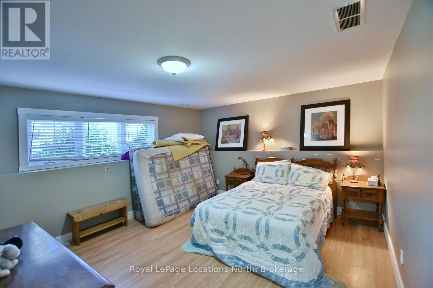 44 Donald Avenue, Clearview, Ontario  L0M 1P0 - Photo 42 - S12994404