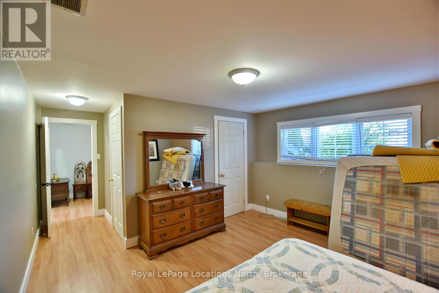 44 Donald Avenue, Clearview, Ontario  L0M 1P0 - Photo 43 - S12994404