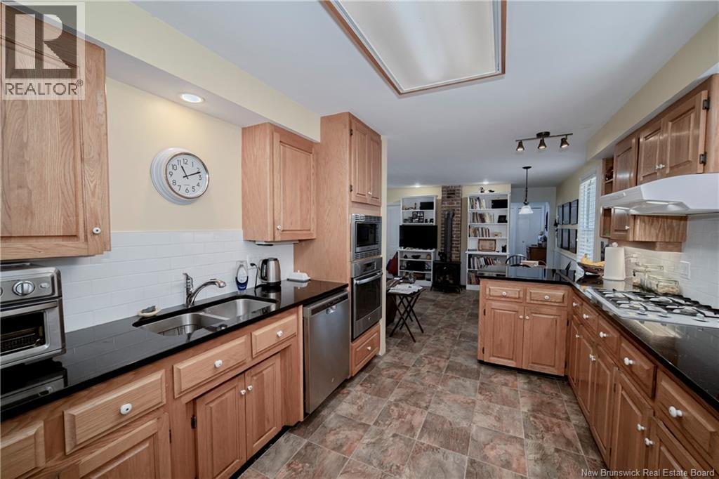 225 York Street, Fredericton, New Brunswick  E3B 3N9 - Photo 17 - NB136747