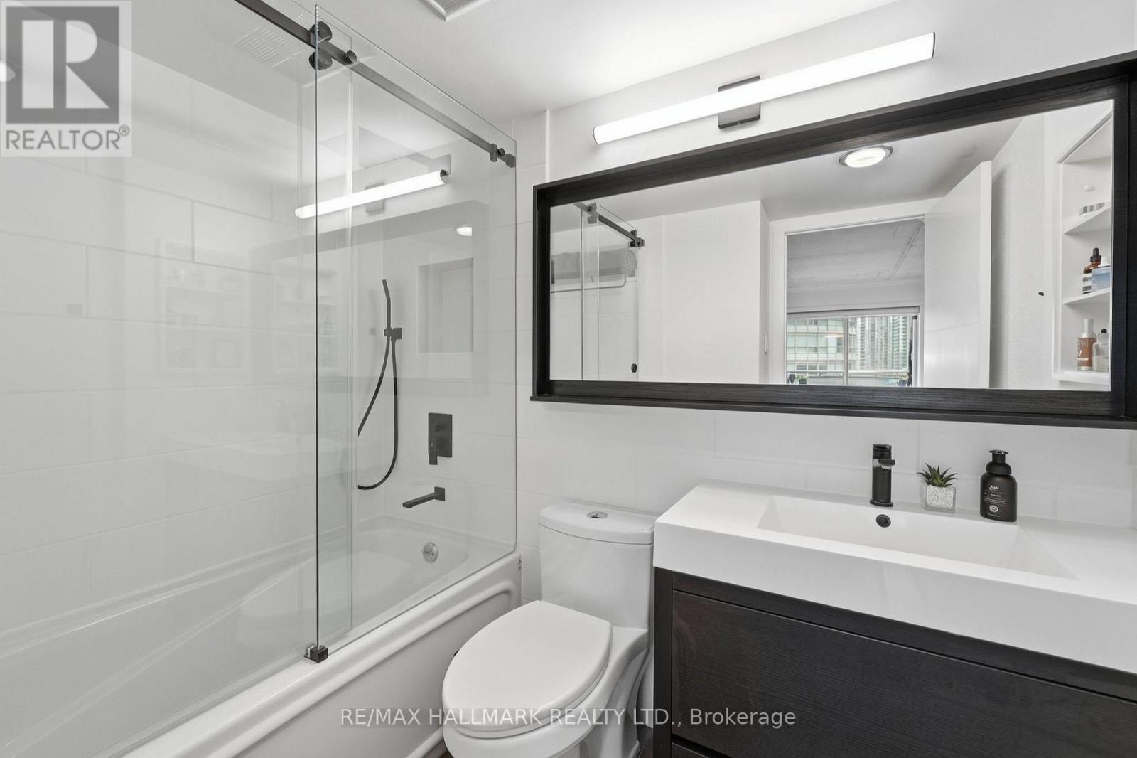 705 - 600 Queens Quay W, Toronto, Ontario M5V 3M3 - Photo 15 - C12994352