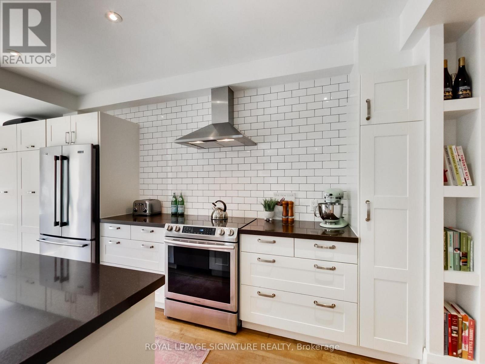 11 Delaware Avenue, Toronto, Ontario  M6H 2S8 - Photo 13 - C12994396