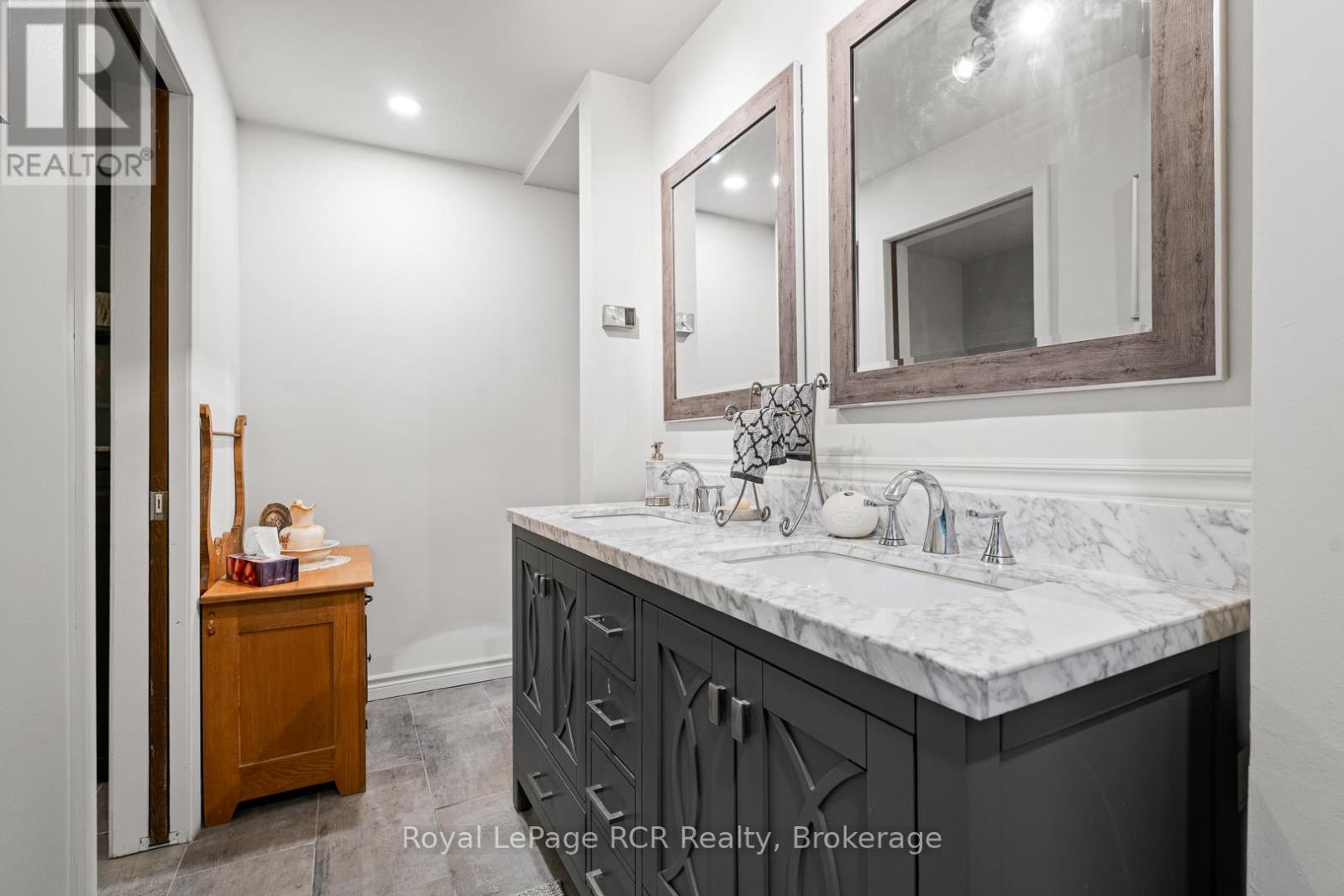 136 4th Avenue, Hanover, Ontario  N4N 2B3 - Photo 21 - X12981958