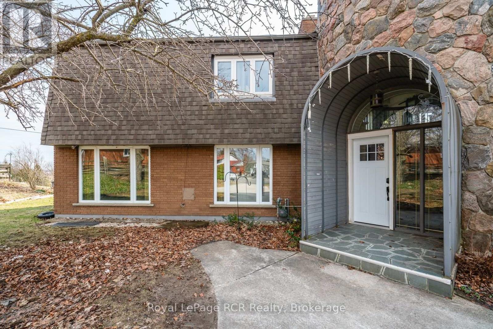 136 4th Avenue, Hanover, Ontario  N4N 2B3 - Photo 11 - X12981958