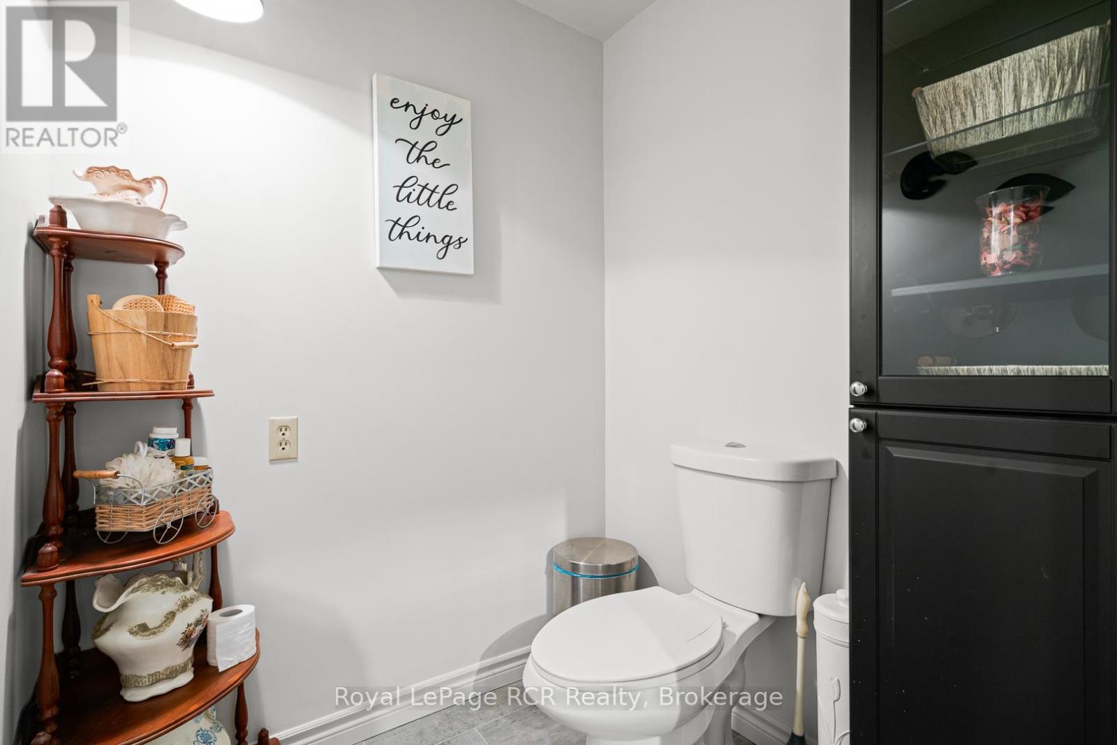 136 4th Avenue, Hanover, Ontario  N4N 2B3 - Photo 22 - X12981958