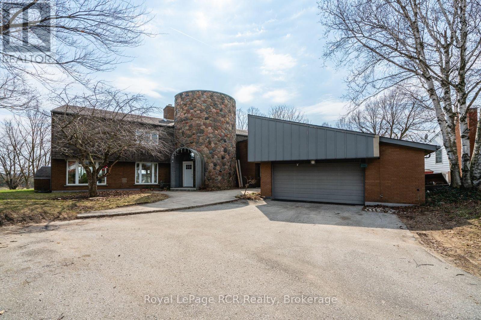 136 4TH AVENUE, Hanover, Ontario