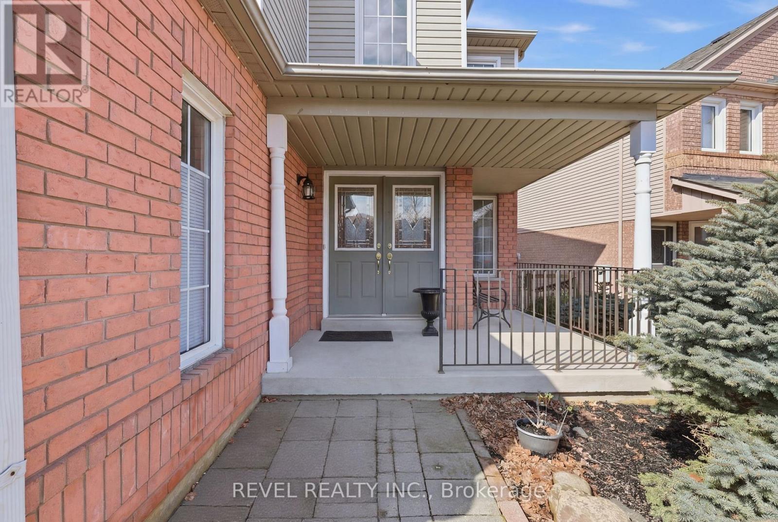 116 Hibbard Drive, Ajax, Ontario  L1Z 1J8 - Photo 2 - E12994362