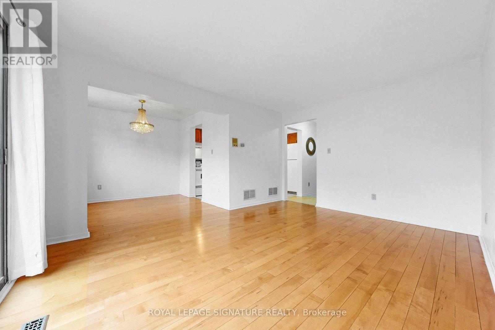 27 Rainthorpe Crescent, Toronto, Ontario  M1W 3S6 - Photo 14 - E12994390