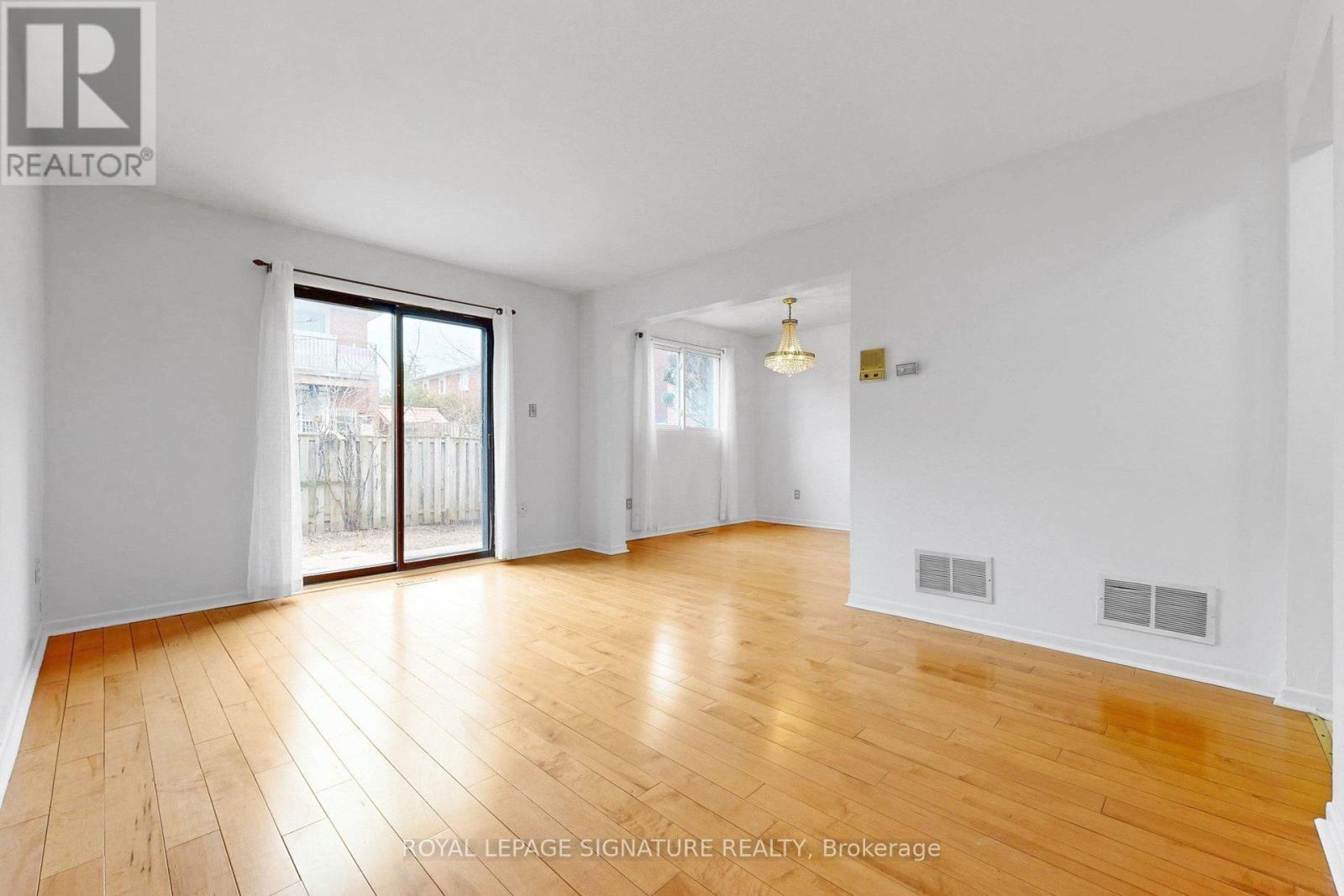 27 Rainthorpe Crescent, Toronto, Ontario  M1W 3S6 - Photo 16 - E12994390