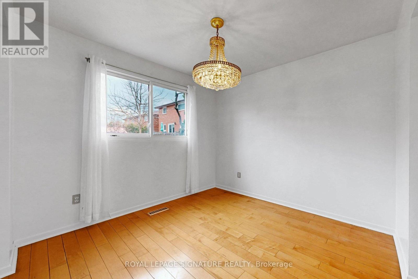 27 Rainthorpe Crescent, Toronto, Ontario  M1W 3S6 - Photo 17 - E12994390