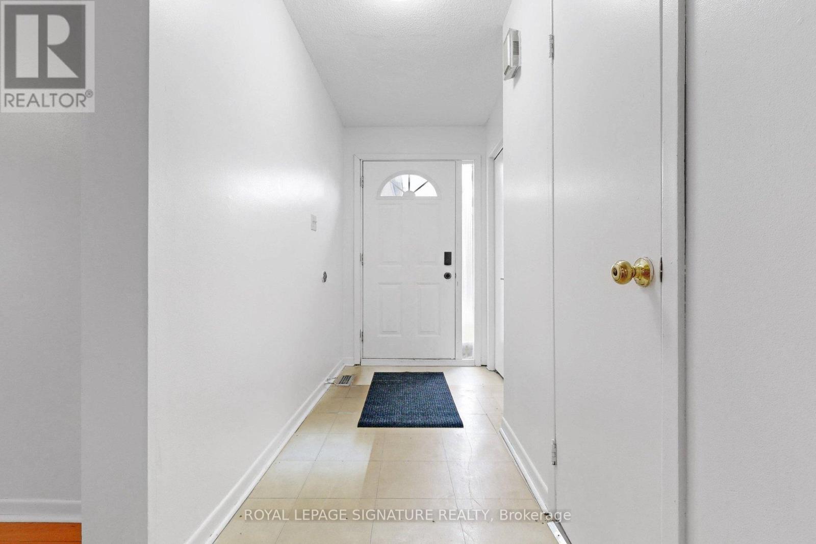 27 Rainthorpe Crescent, Toronto, Ontario  M1W 3S6 - Photo 3 - E12994390