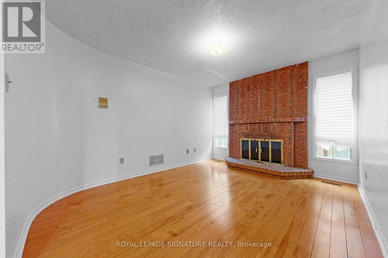 27 Rainthorpe Crescent, Toronto, Ontario  M1W 3S6 - Photo 4 - E12994390