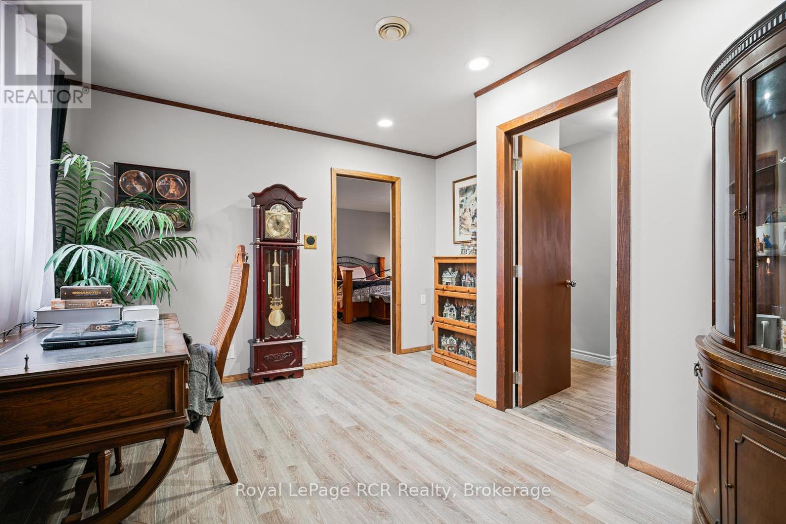 136 4th Avenue, Hanover, Ontario  N4N 2B3 - Photo 28 - X12981958