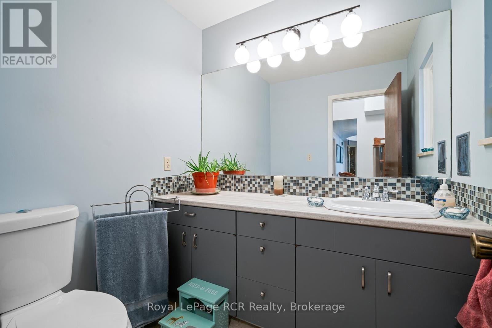 136 4th Avenue, Hanover, Ontario  N4N 2B3 - Photo 36 - X12981958