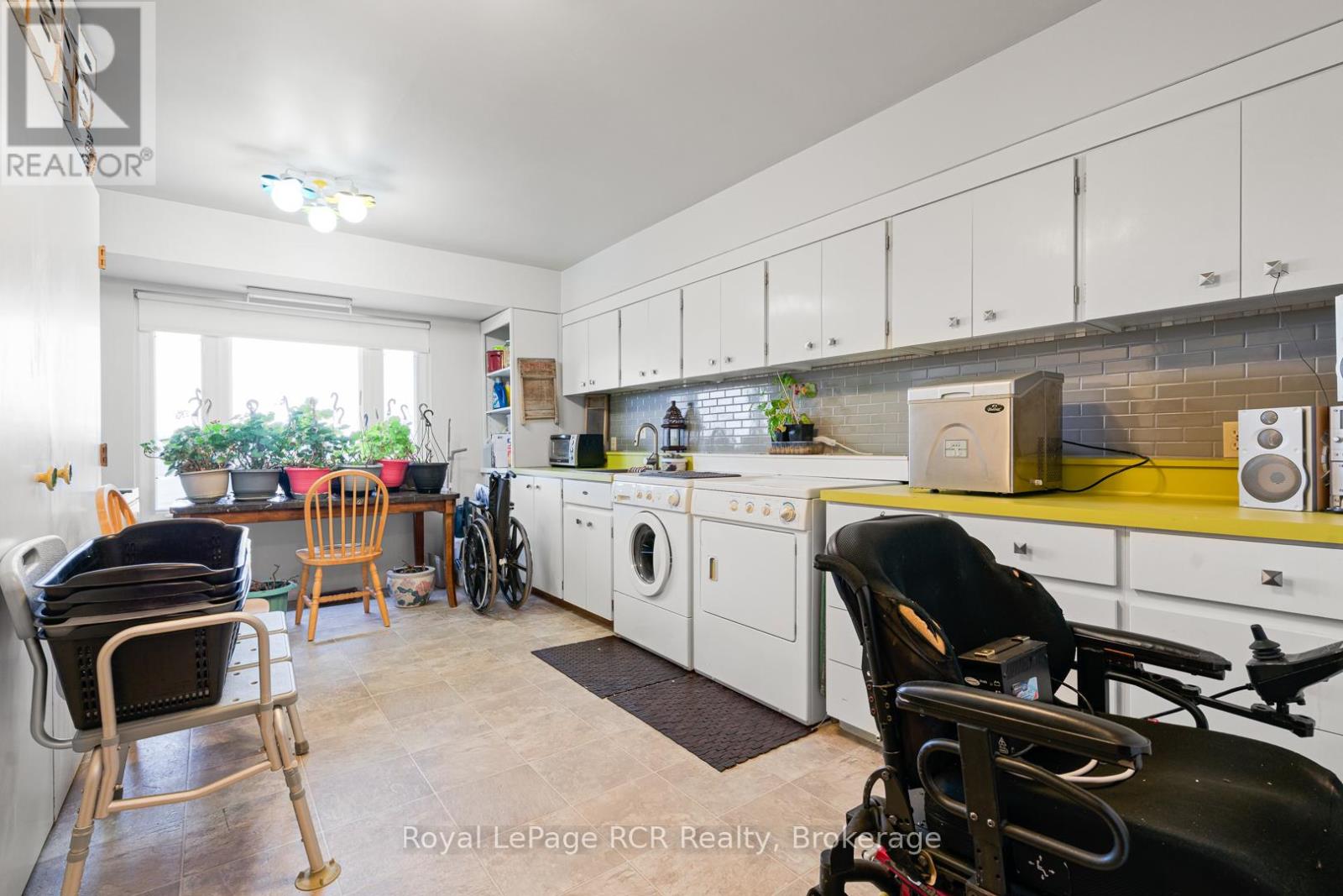 136 4th Avenue, Hanover, Ontario  N4N 2B3 - Photo 37 - X12981958