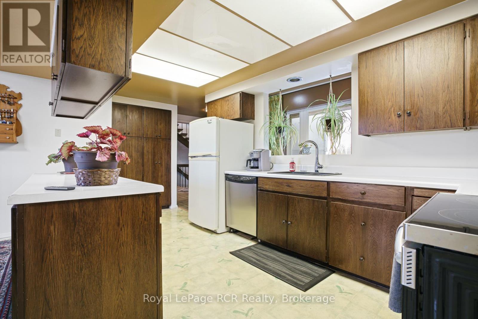 136 4th Avenue, Hanover, Ontario  N4N 2B3 - Photo 45 - X12981958