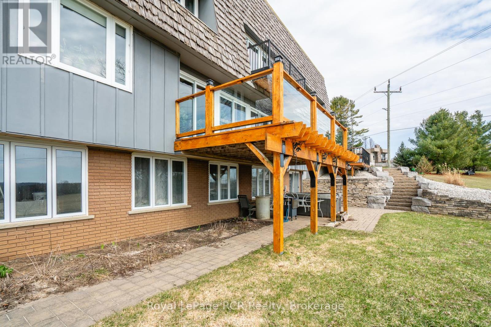 136 4th Avenue, Hanover, Ontario  N4N 2B3 - Photo 5 - X12981958