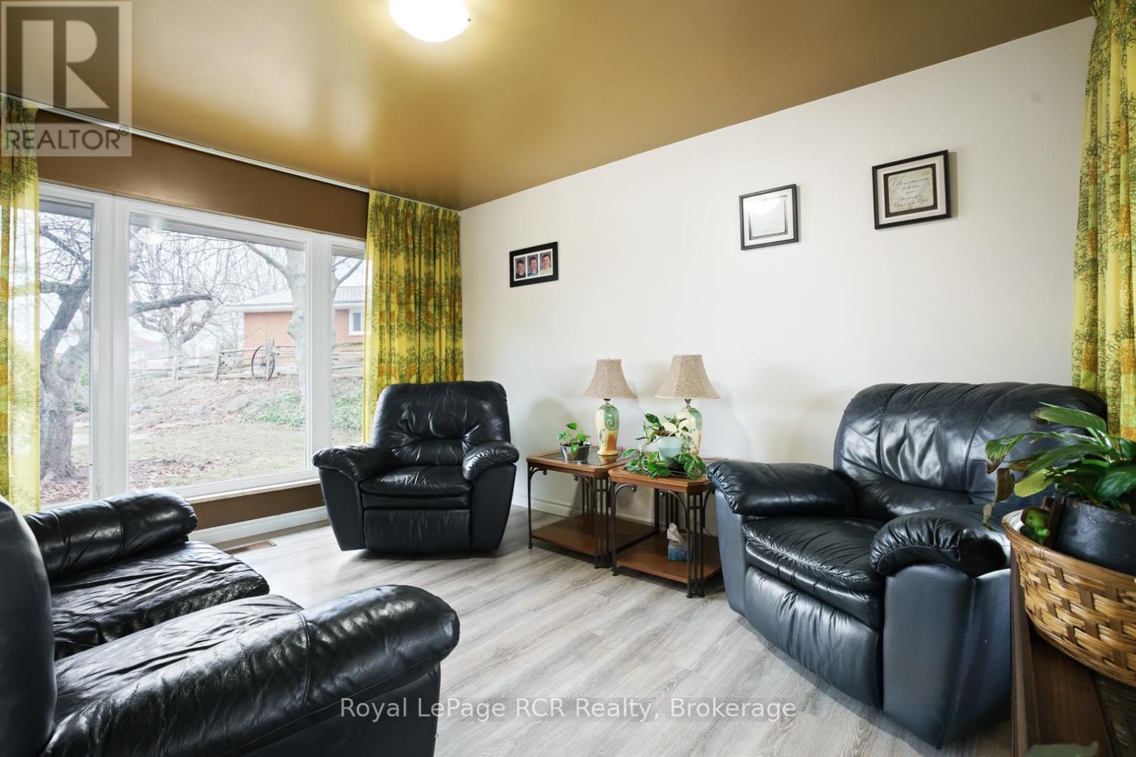 136 4th Avenue, Hanover, Ontario  N4N 2B3 - Photo 47 - X12981958