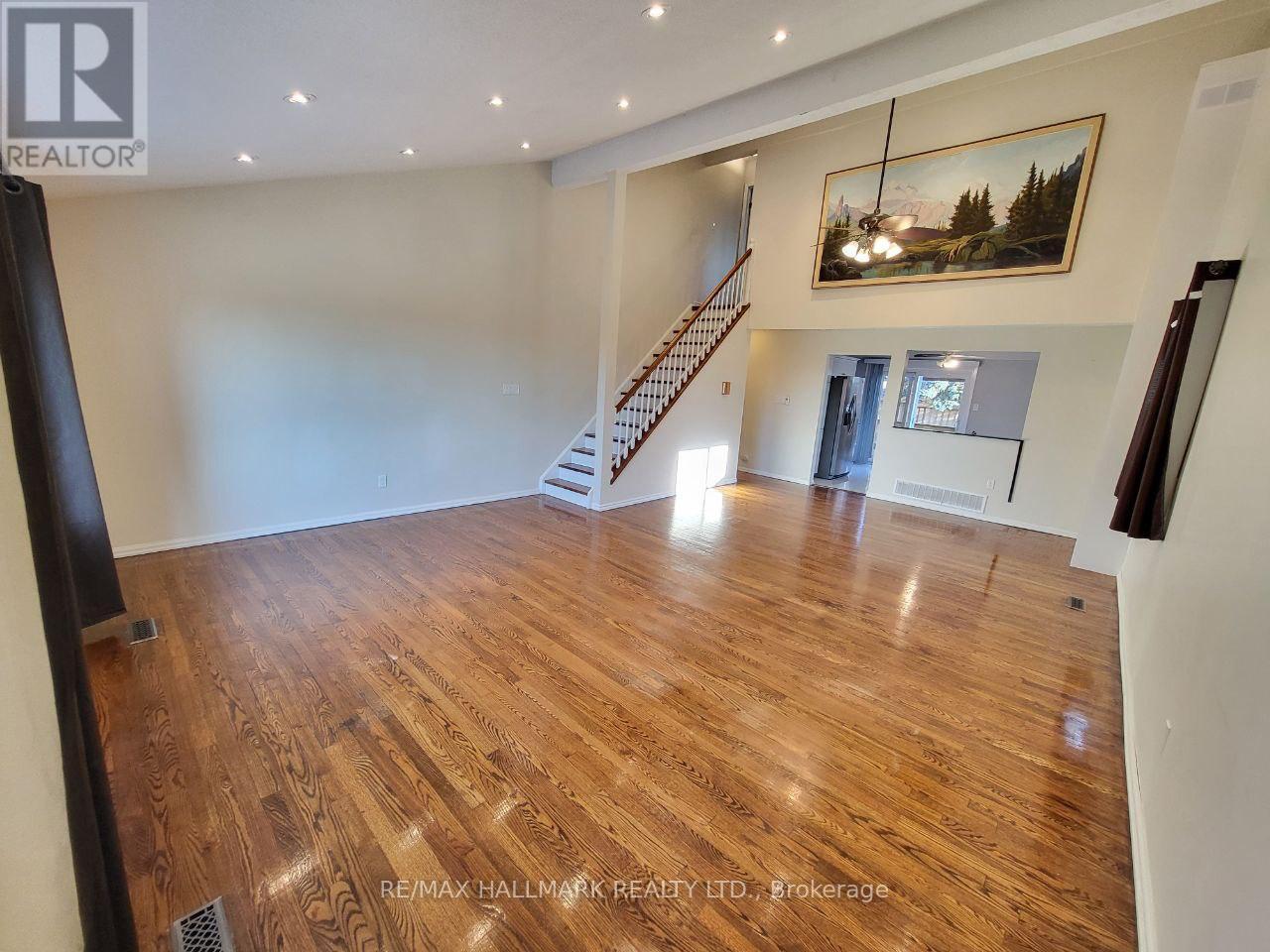 Main - 928 Wayne Drive, Newmarket, Ontario  L3Y 5T8 - Photo 15 - N12994354