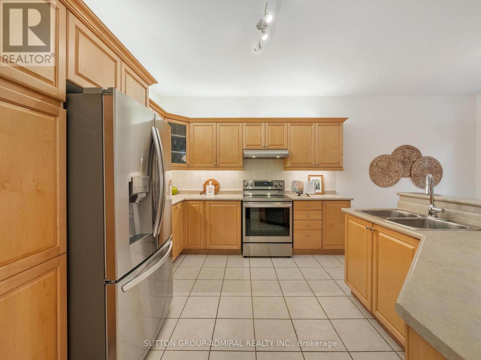 45 Chardonnay Drive, Vaughan, Ontario  L4J 8R8 - Photo 10 - N12994402