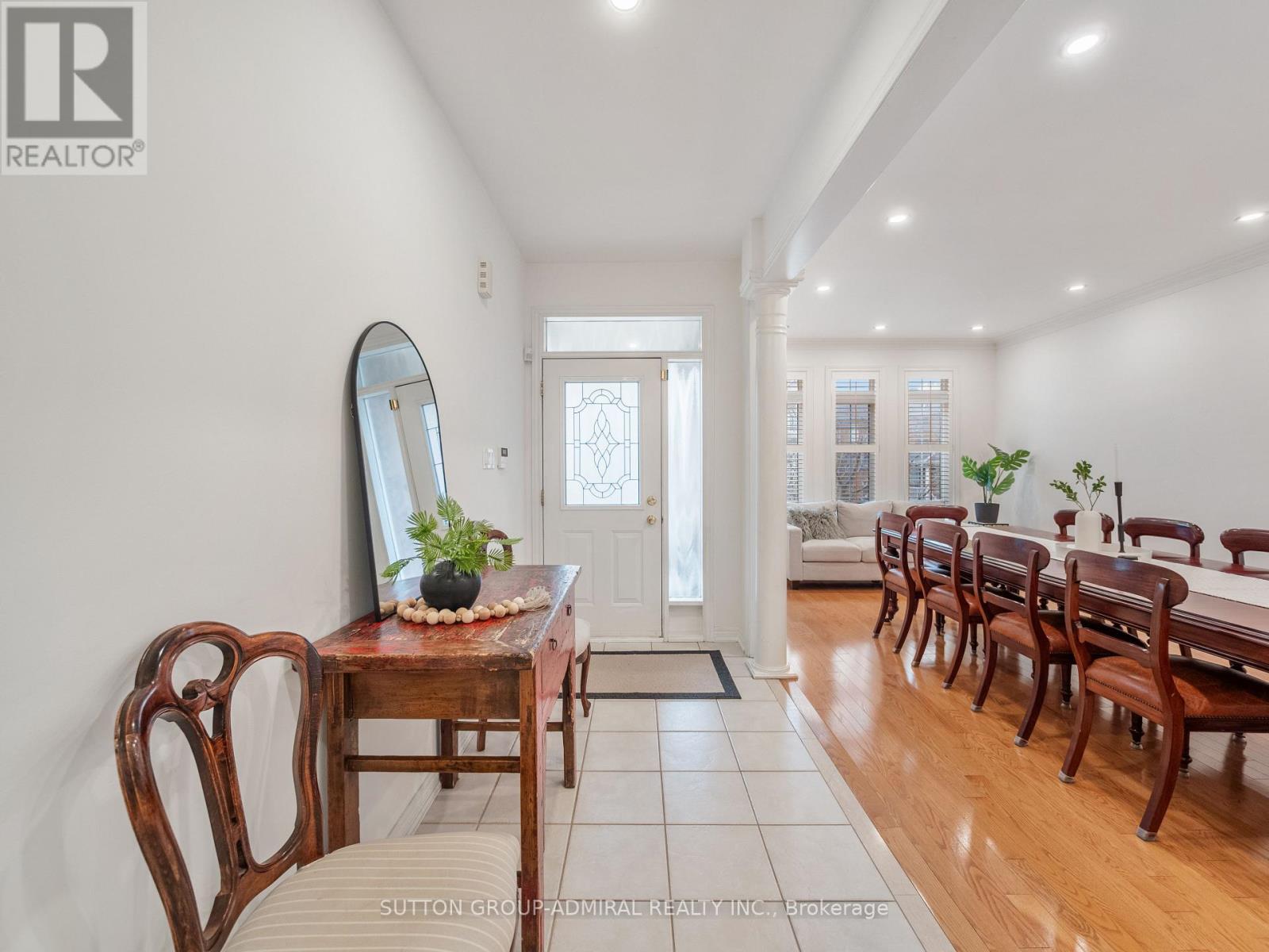 45 Chardonnay Drive, Vaughan, Ontario  L4J 8R8 - Photo 4 - N12994402