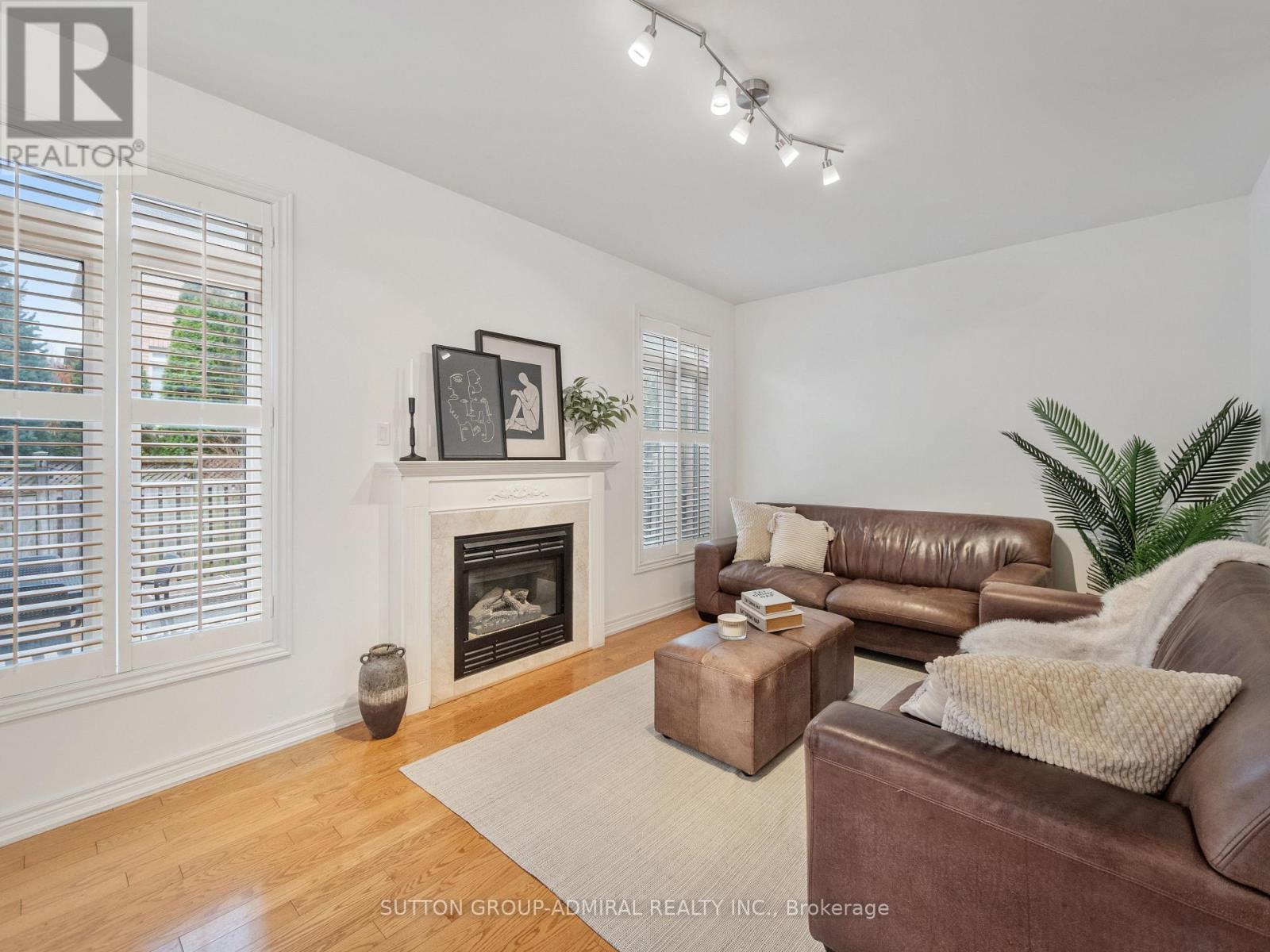 45 Chardonnay Drive, Vaughan, Ontario  L4J 8R8 - Photo 8 - N12994402