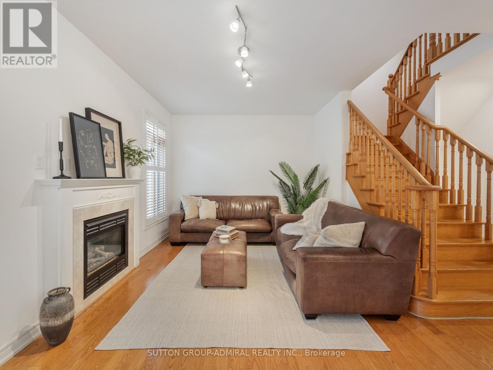 45 Chardonnay Drive, Vaughan, Ontario  L4J 8R8 - Photo 9 - N12994402