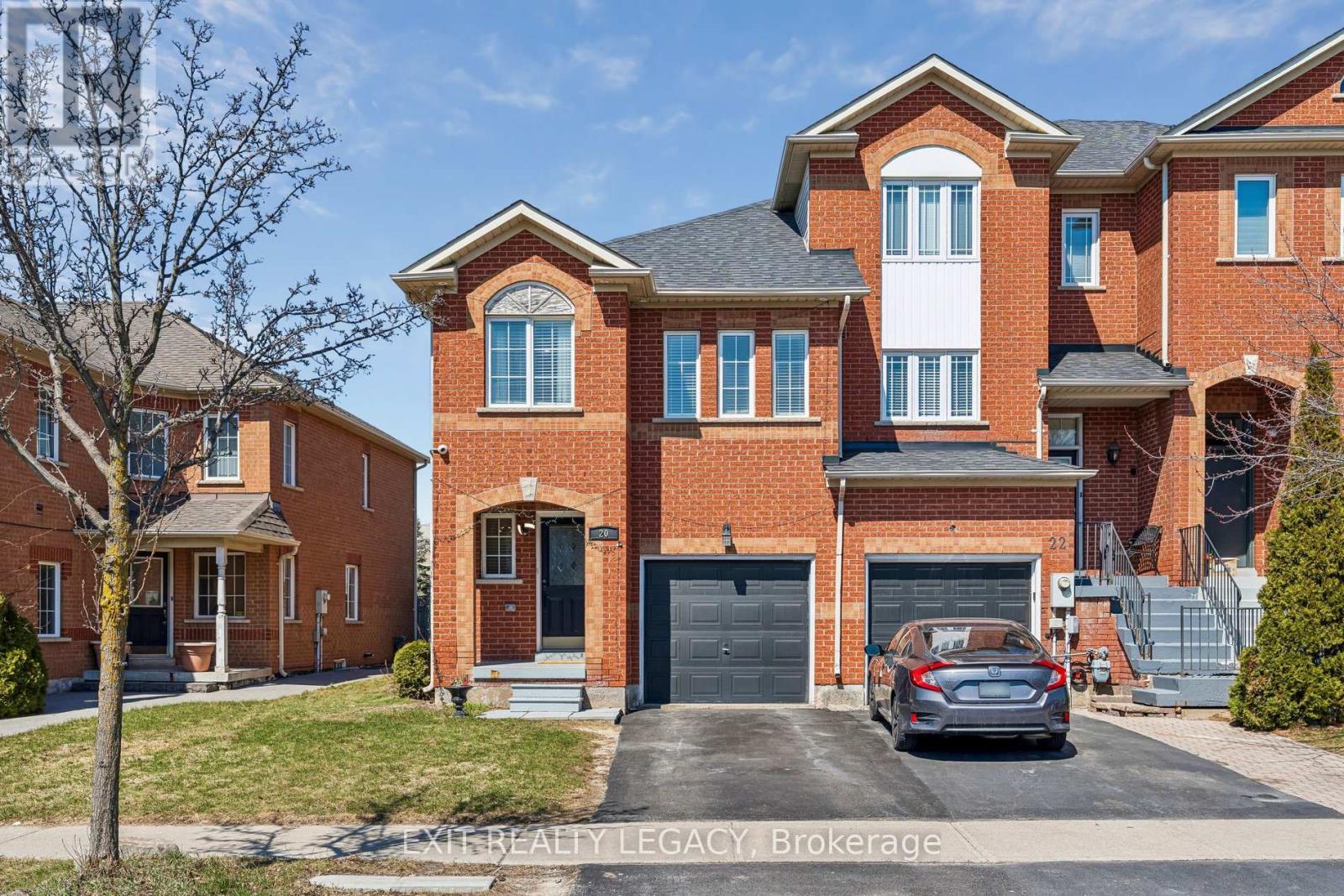 20 Lucena Crescent, Vaughan, Ontario  L6A 2W6 - Photo 3 - N12994412