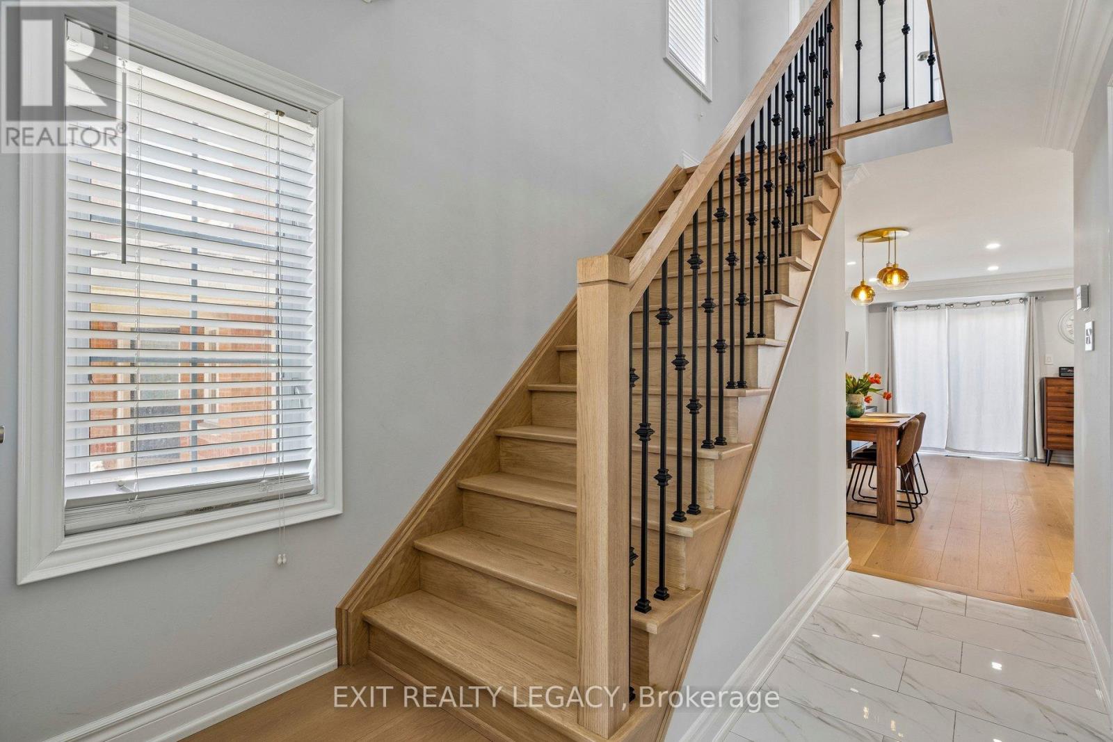 20 Lucena Crescent, Vaughan, Ontario  L6A 2W6 - Photo 8 - N12994412