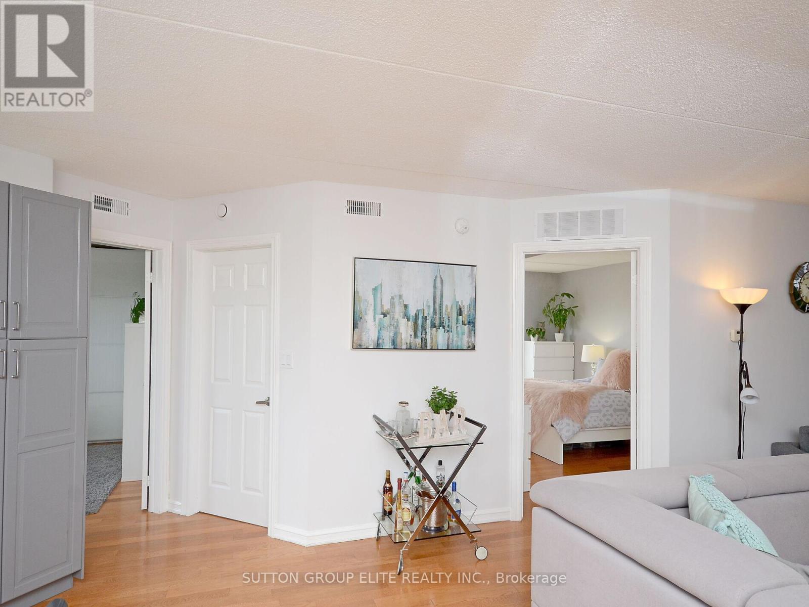 312 - 4013 Kilmer Drive, Burlington, Ontario  L7M 4M3 - Photo 10 - W12994364