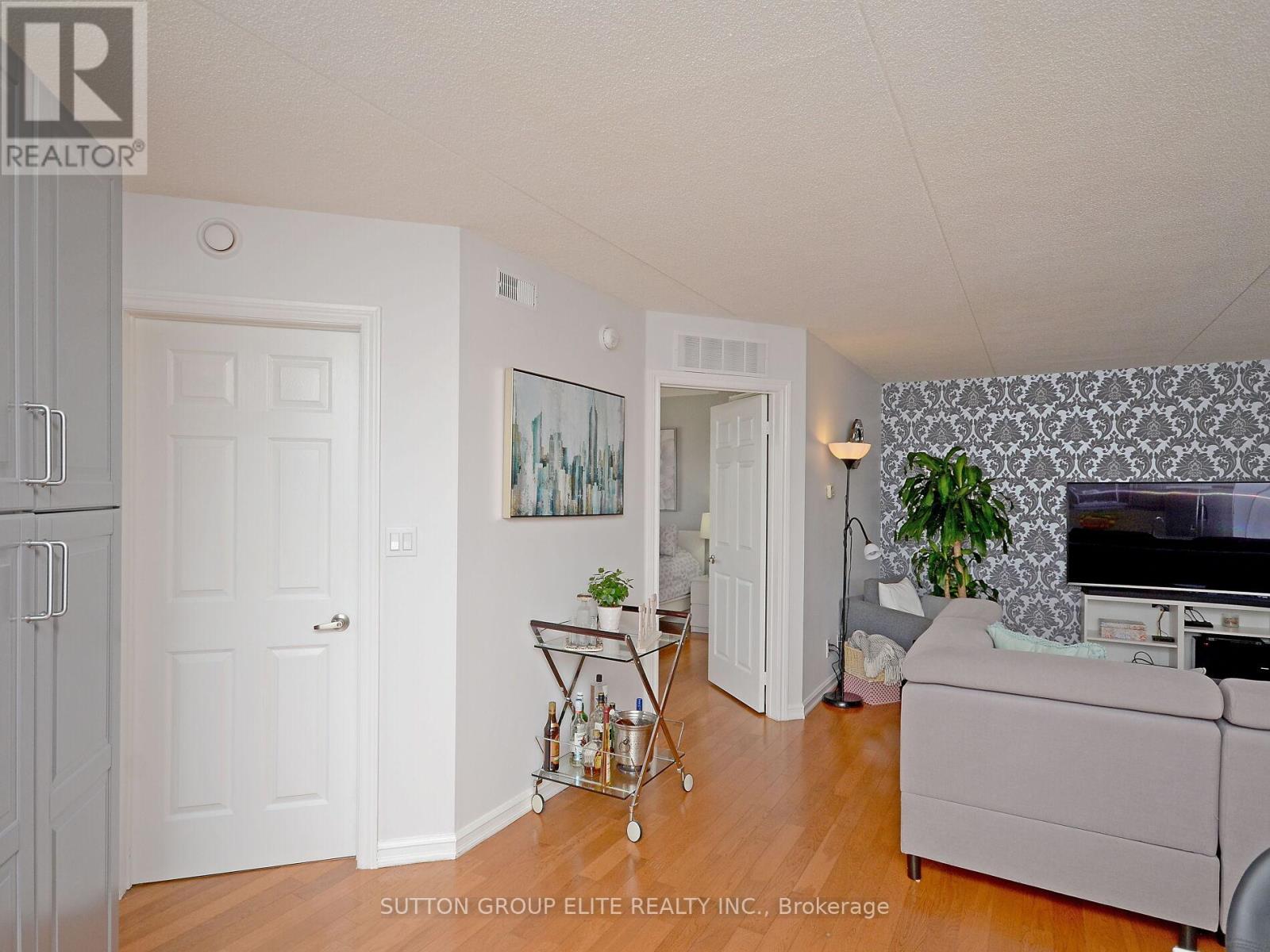 312 - 4013 Kilmer Drive, Burlington, Ontario  L7M 4M3 - Photo 14 - W12994364