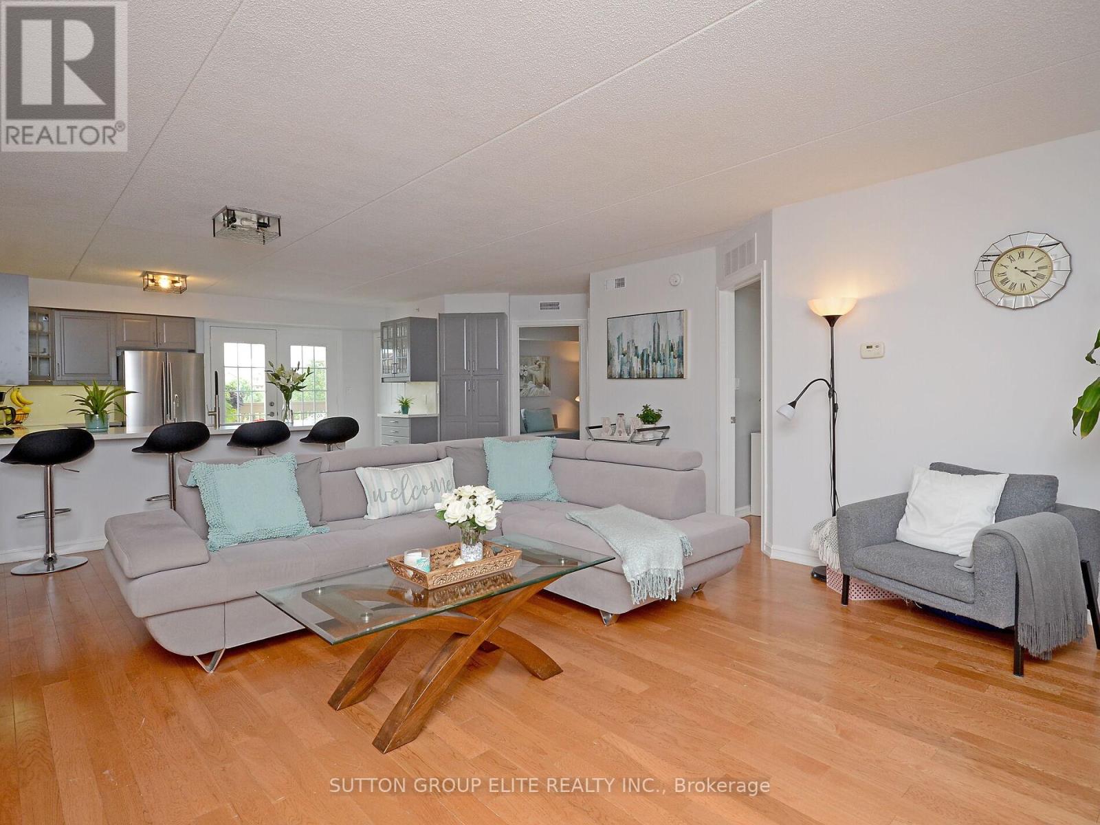 312 - 4013 Kilmer Drive, Burlington, Ontario  L7M 4M3 - Photo 3 - W12994364