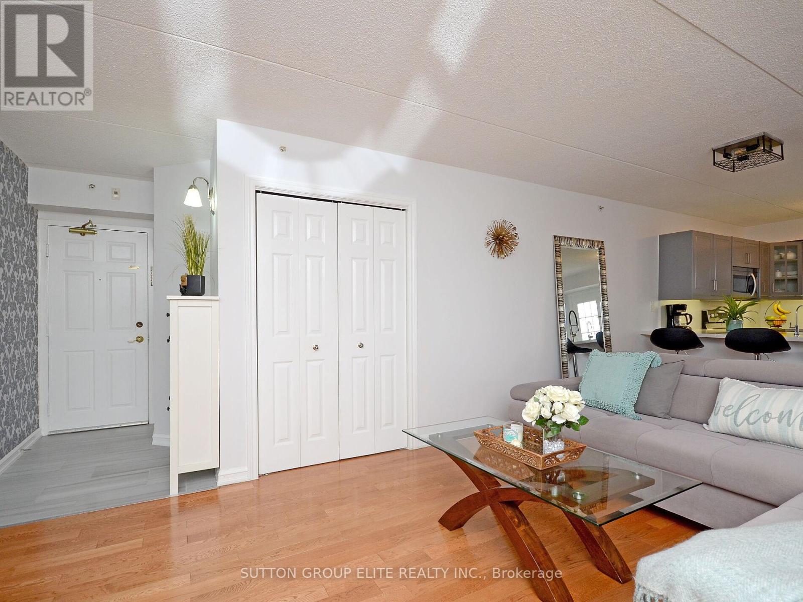 312 - 4013 Kilmer Drive, Burlington, Ontario  L7M 4M3 - Photo 6 - W12994364