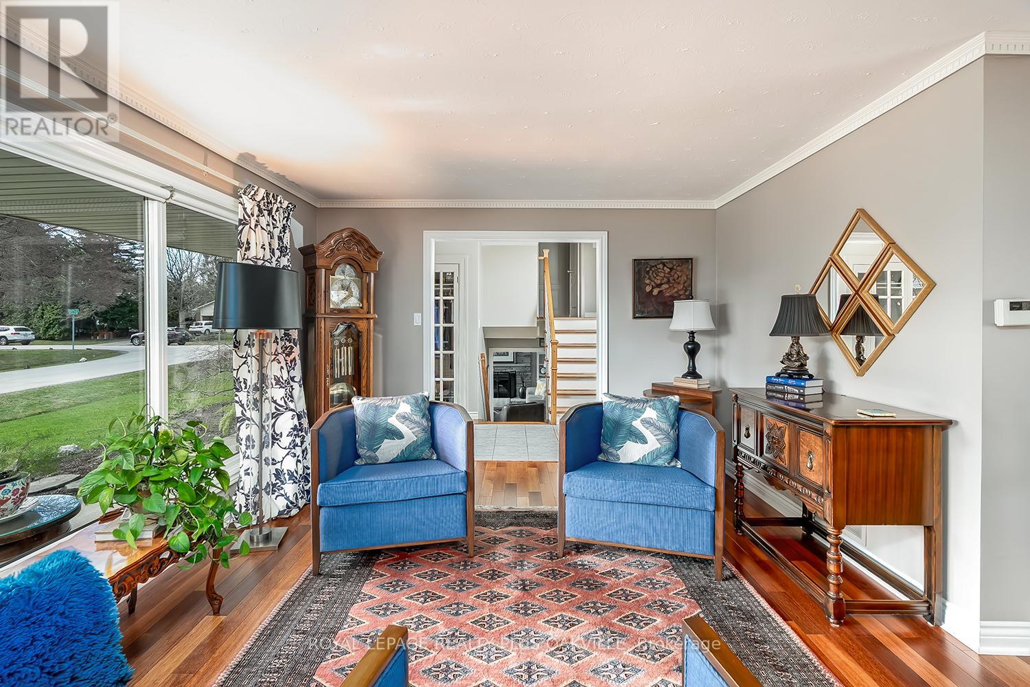 1507 Trenton Road, Oakville, Ontario  L6L 1K9 - Photo 8 - W12994368