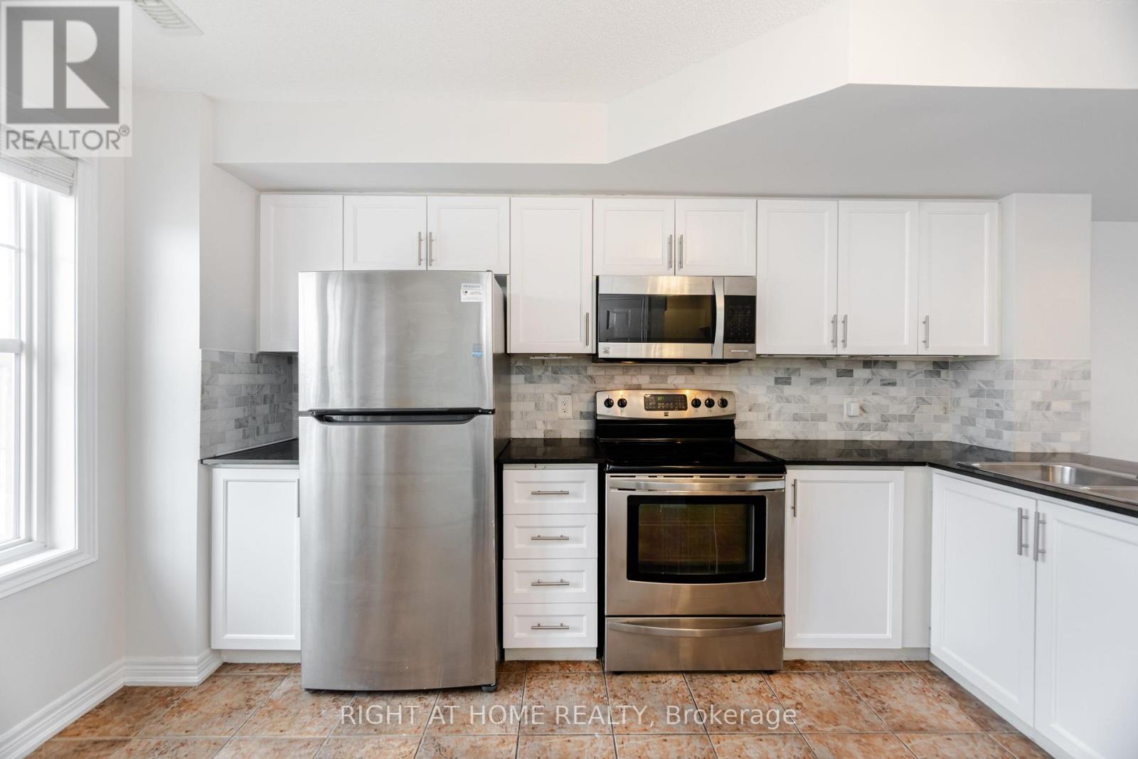 18 - 1380 Costigan Road, Milton, Ontario  L9T 8L2 - Photo 6 - W12994406