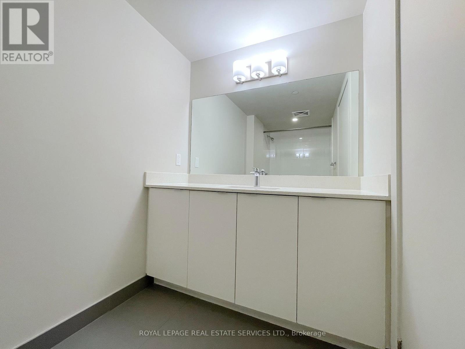 606 - 3385 Dundas Street W, Toronto, Ontario  M6S 2S2 - Photo 11 - W12994408