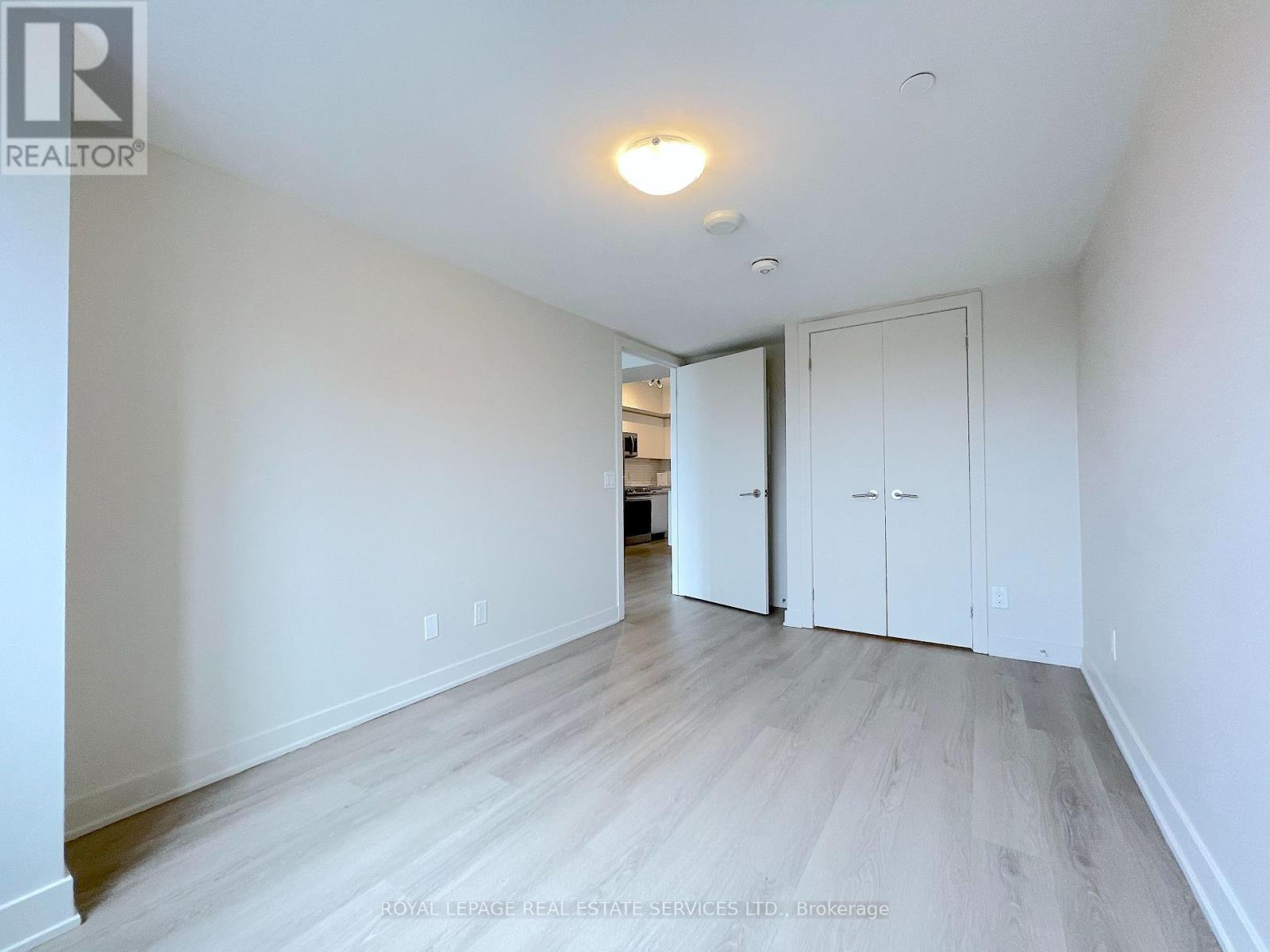 606 - 3385 Dundas Street W, Toronto, Ontario  M6S 2S2 - Photo 8 - W12994408