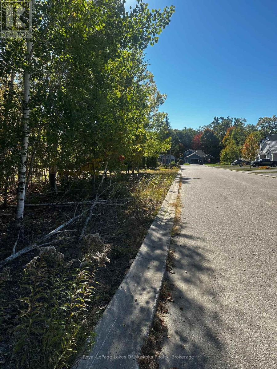 23 FREELAND DRIVE, Gravenhurst, Ontario