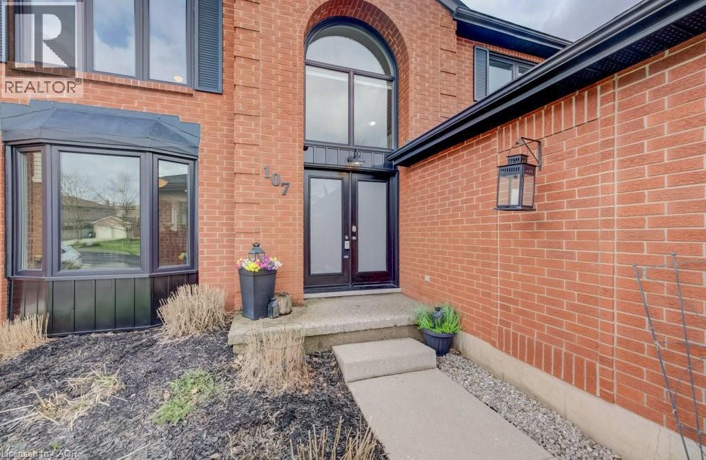 107 Old Park Lane, Kitchener, Ontario N2N 2K1 - Photo 3 - 40819922