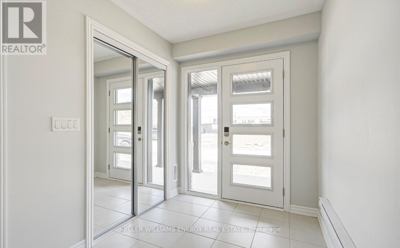 1210 Greentree Path, Oshawa, Ontario L1H 8L7 - Photo 2 - E12994422