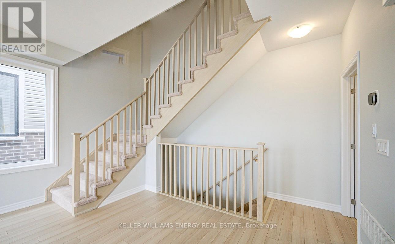 1210 Greentree Path, Oshawa, Ontario L1H 8L7 - Photo 5 - E12994422