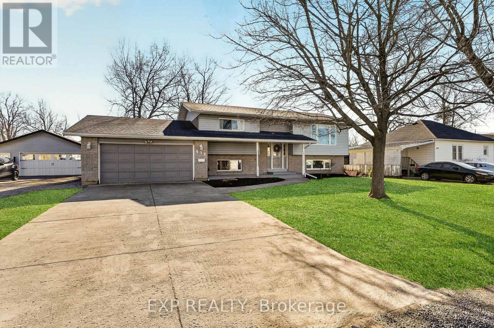 414 Fairview Road, Fort Erie, Ontario  L2A 4S2 - Photo 1 - X12994432