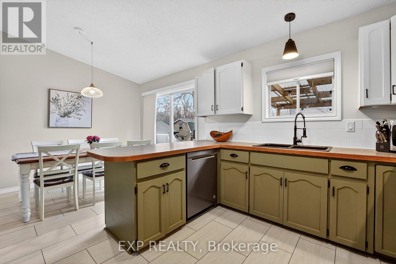 414 Fairview Road, Fort Erie, Ontario  L2A 4S2 - Photo 15 - X12994432