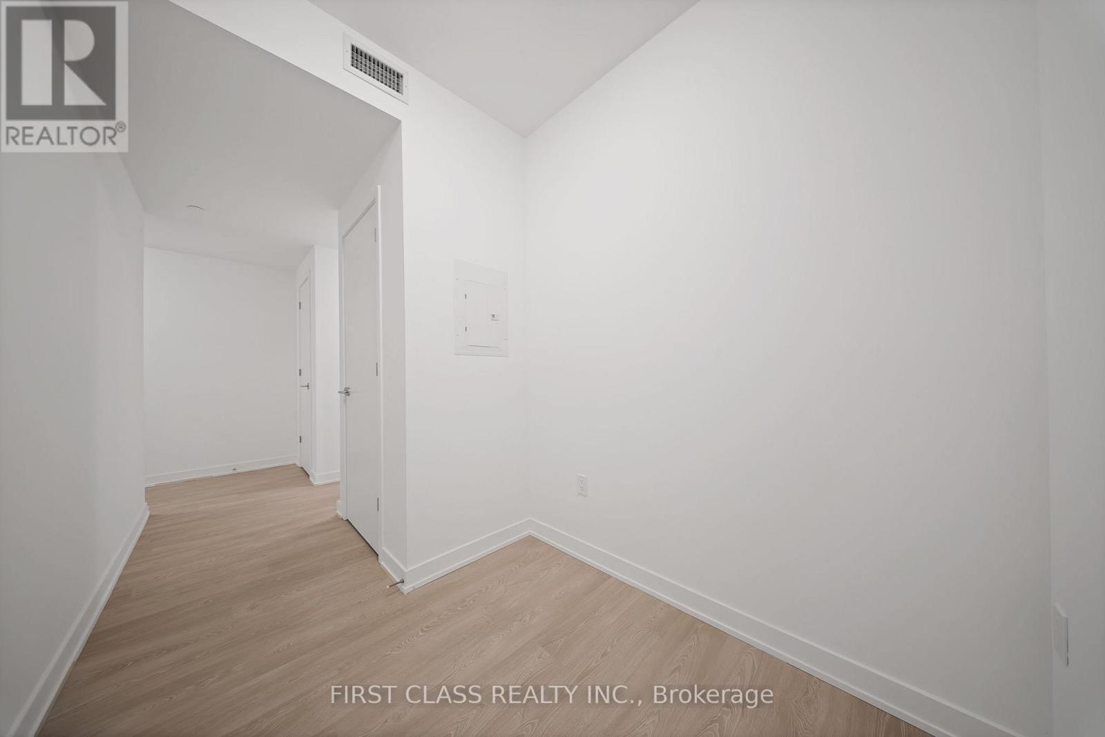 1706 - 634 Church Street, Toronto, Ontario  M4Y 2G3 - Photo 2 - C12994416