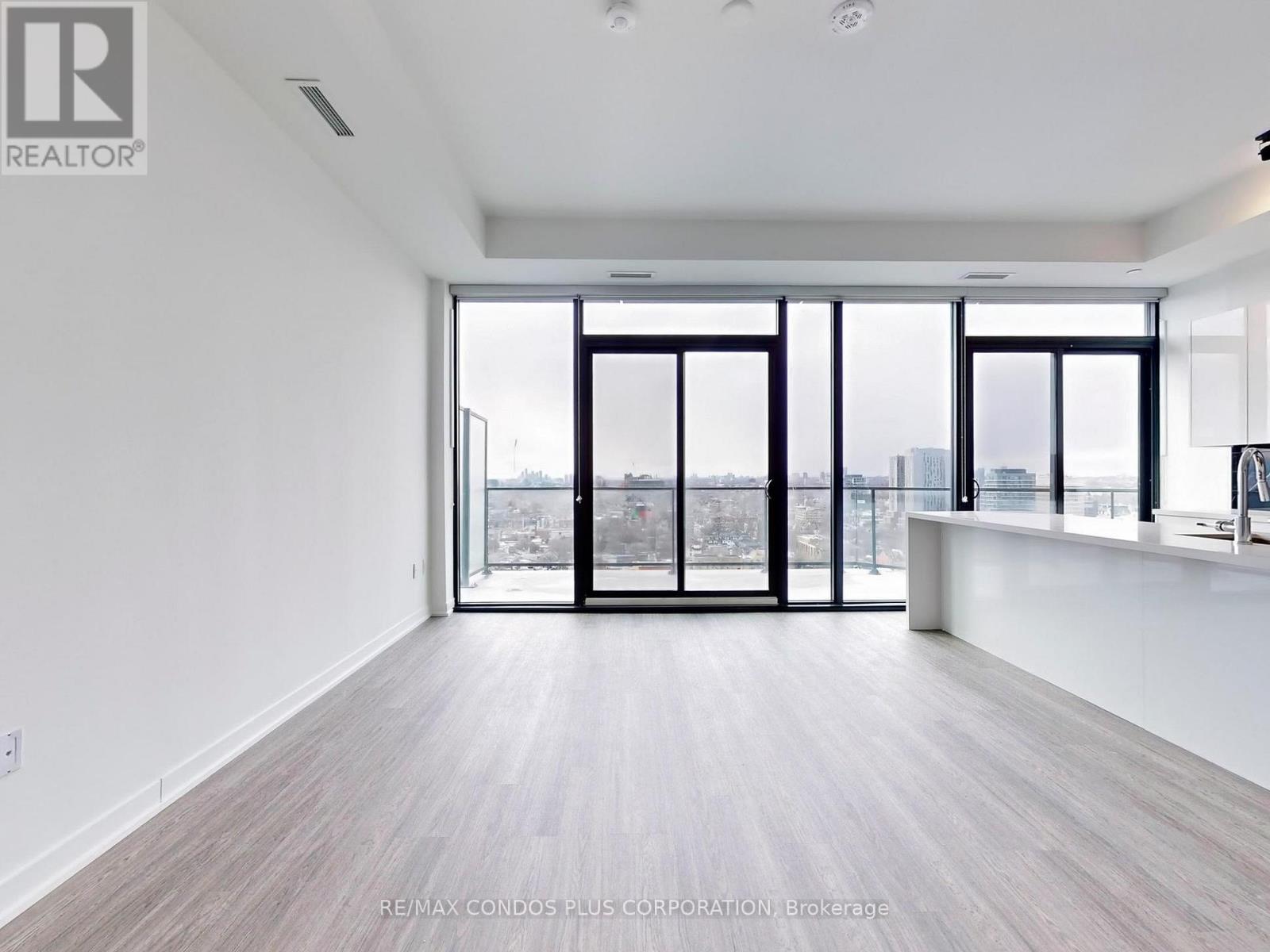 1909 - 195 Mccaul Street, Toronto, Ontario  M5T 1W6 - Photo 5 - C12994418