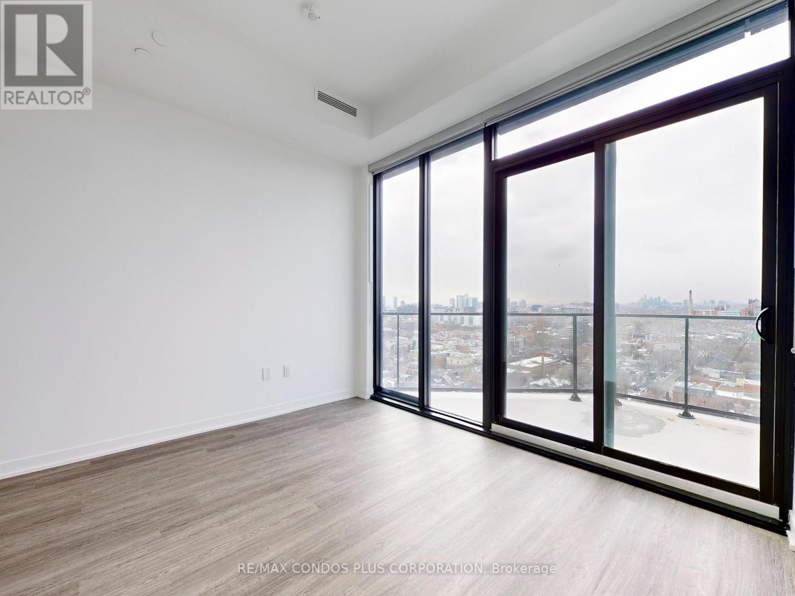 1909 - 195 Mccaul Street, Toronto, Ontario  M5T 1W6 - Photo 6 - C12994418