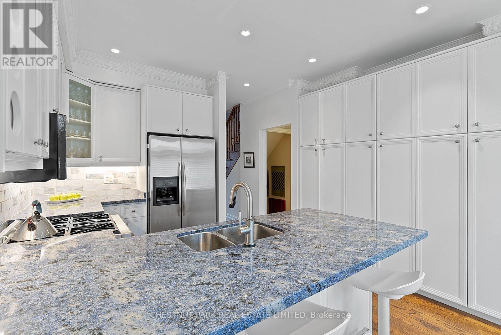 21 Castlefield Avenue, Toronto, Ontario  M4R 1G3 - Photo 10 - C12994448